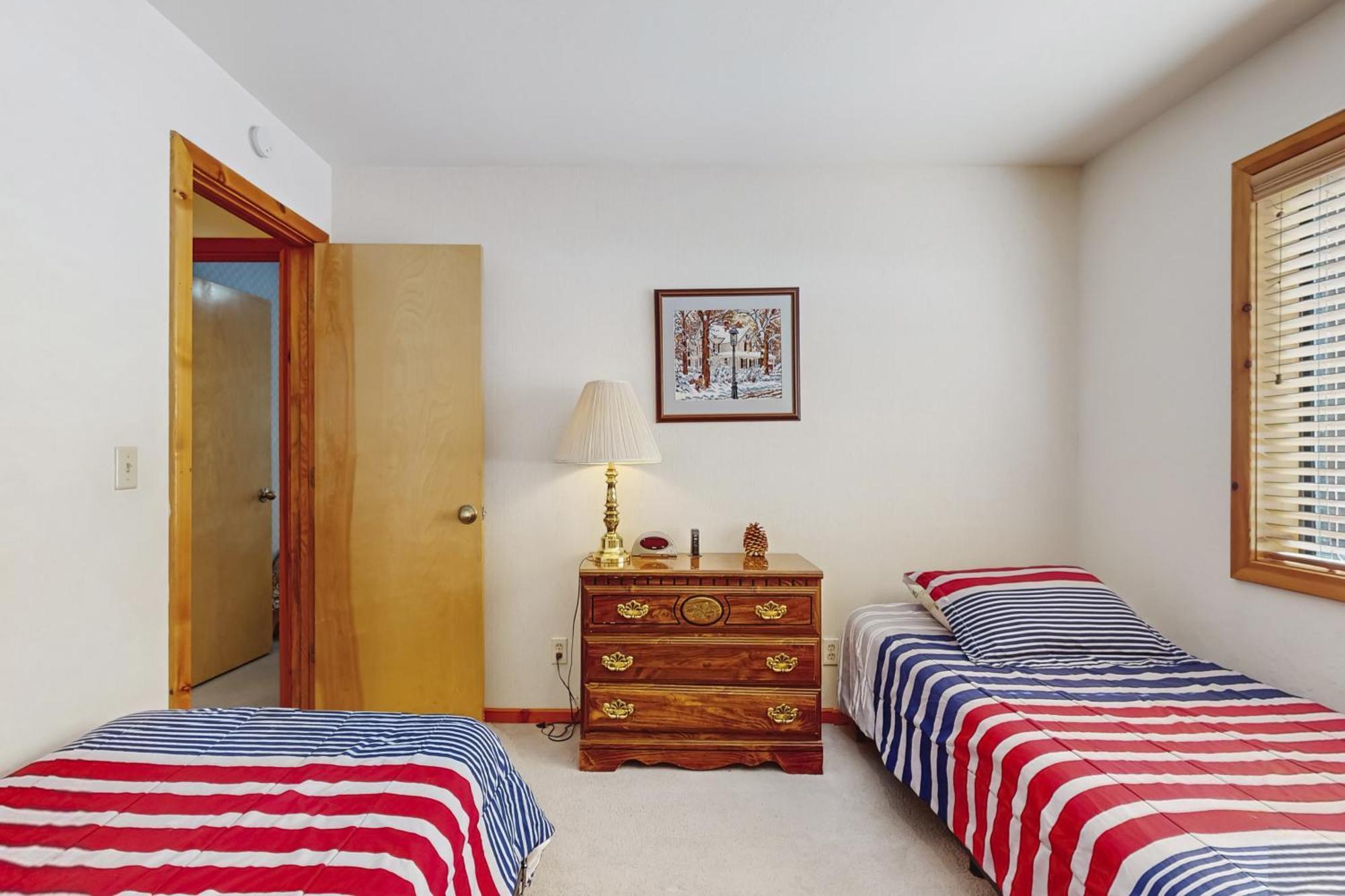 Tuna Bush Truckee Luaran gambar