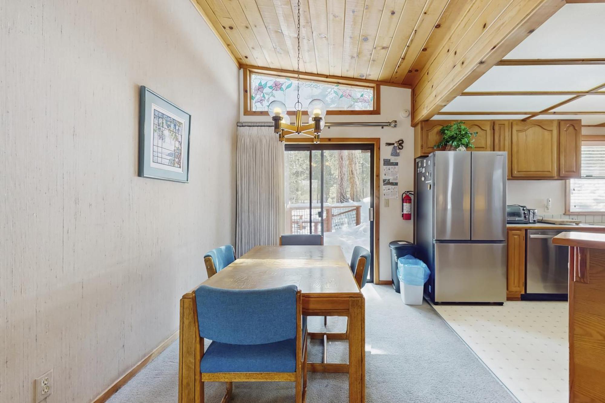 Tuna Bush Truckee Luaran gambar